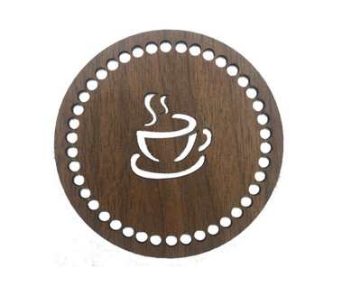 Drevený podstavec pre kávu - kruh 10 cm hnedý (šírka dierok 4mm)